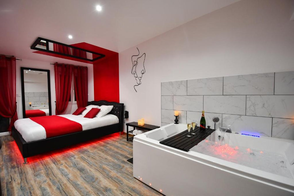 L'Arena - Love Room, Jacuzzi - La Seyne-sur-Mer17 de L'Arena - Love Room, Jacuzzi
