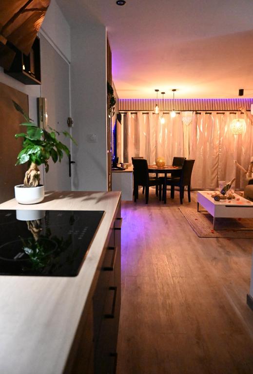 Love Room Luxe Près de la Mer - Fréjus8 de Love Room Luxe Près de la Mer
