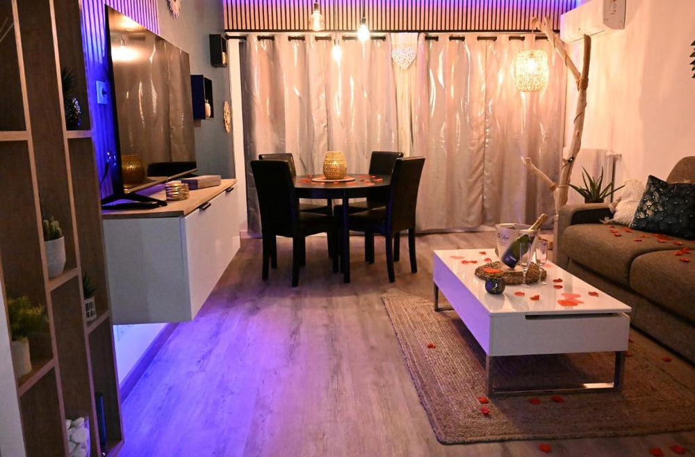 Love Room Luxe Près de la Mer - Fréjus11 de Love Room Luxe Près de la Mer
