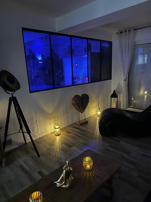 La Maison des Plaisirs Love room - Champigny-sur-Yonne10 de La Maison des Plaisirs Love room
