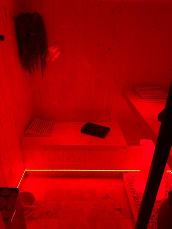 SUITE 785 Chambre Jacuzzi Sauna - Montauban2 de SUITE 785 Chambre Jacuzzi Sauna
