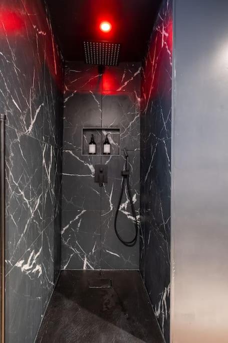 Le Boudoir Secret - Love Room avec Chambre Secrète - Le Luc10 de Le Boudoir Secret - Love Room avec Chambre Secrète
