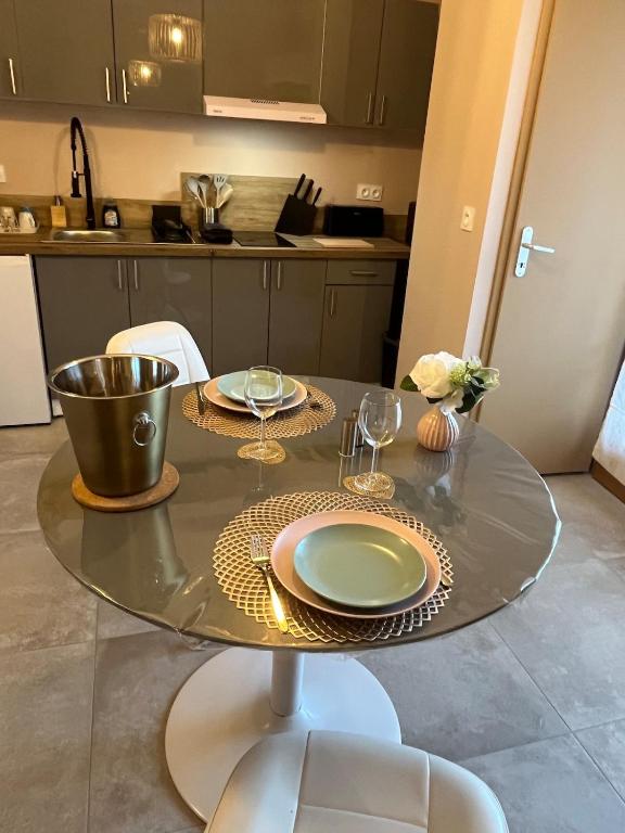 Love Room La Tour - Montmeyan17 de Love Room La Tour
