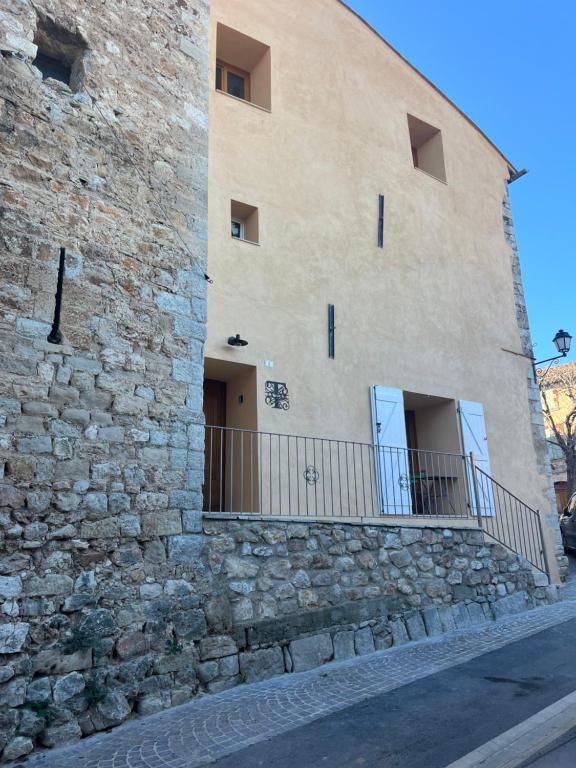 Love Room La Tour - Montmeyan13 de Love Room La Tour
