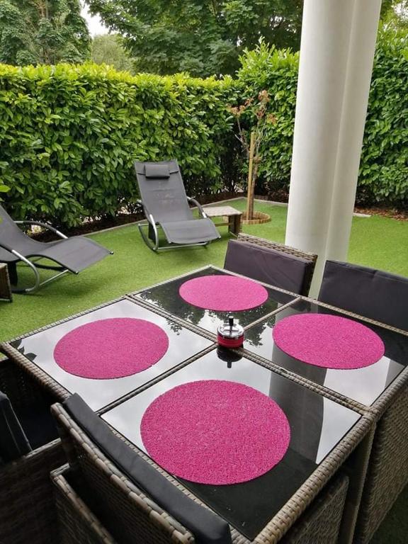 Romantisme et glamour avec spa ,jardin proche zénith - Dijon10 de Romantisme et glamour avec spa ,jardin proche zénith
