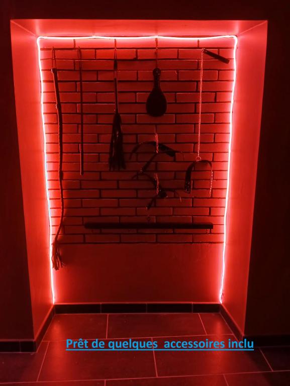 La chambre des plaisirs secrets - Manduel5 de La chambre des plaisirs secrets
