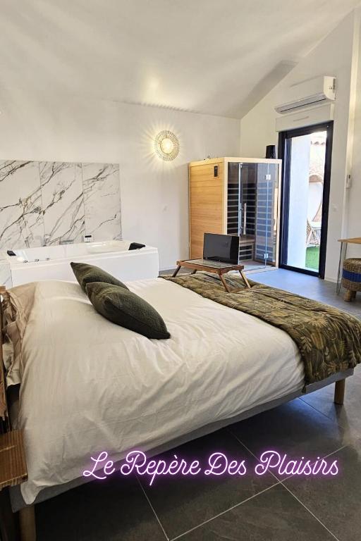 Maisons Plaisir & Pulsion Spa Sauna Privé - Allauch21 de Maisons Plaisir & Pulsion Spa Sauna Privé
