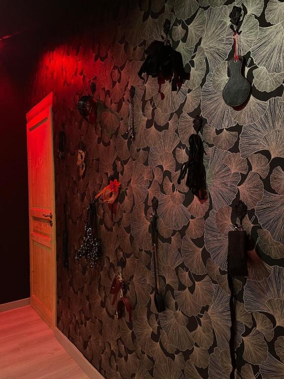 Hom & Love, Love Room BDSM - Homécourt4 de Hom & Love, Love Room BDSM
