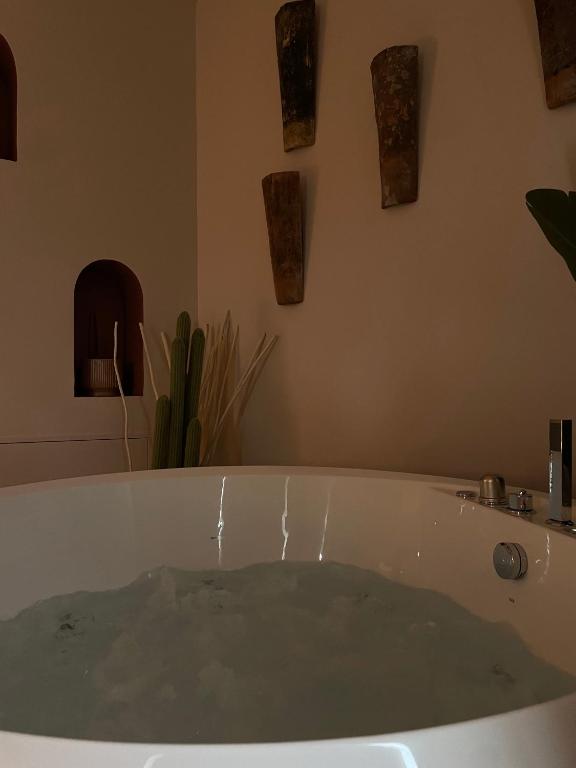 Love Room Strasbourg, Sauna, Spa, Suite Ibiza, Évasion Romantique et Sensuelle - Strasbourg13 de Love Room Strasbourg, Sauna, Spa, Suite Ibiza, Évasion Romantique et Sensuelle
