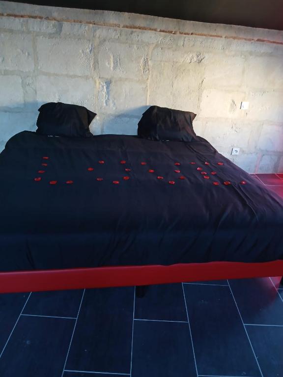 La chambre des plaisirs secrets - Manduel9 de La chambre des plaisirs secrets
