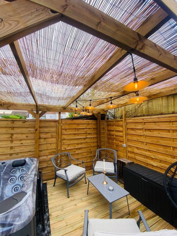 Love room Spa nuits secrètes - Écuires24 de Love room Spa nuits secrètes
