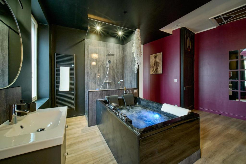 Suite romantique avec Balneo et jeux coquins - Roanne2 de Suite romantique avec Balneo et jeux coquins
