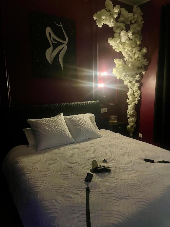 Suite romantique avec Balneo et jeux coquins - Roanne3 de Suite romantique avec Balneo et jeux coquins
