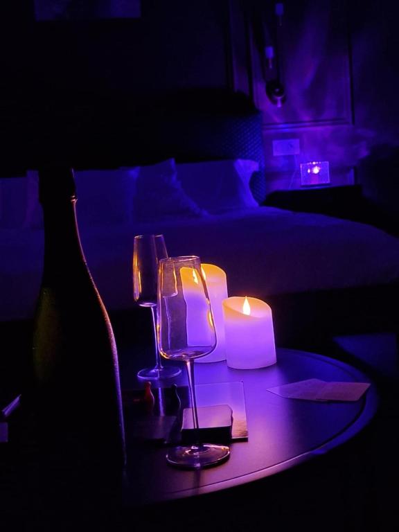 Suite romantique avec Balneo et jeux coquins - Roanne18 de Suite romantique avec Balneo et jeux coquins
