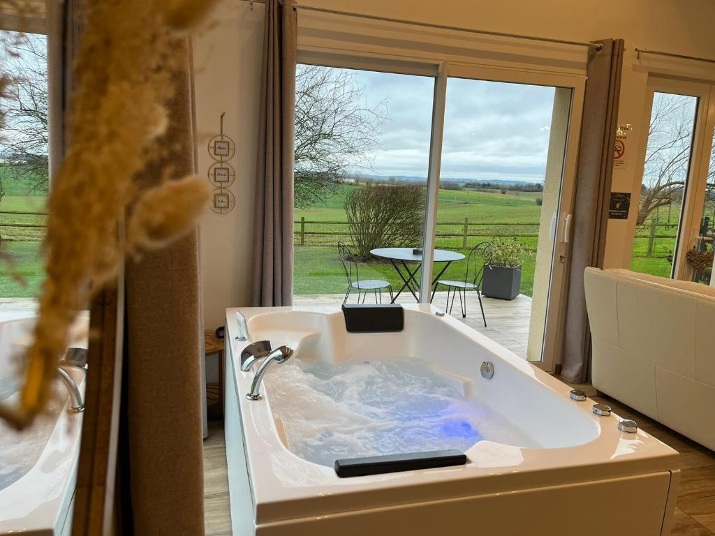 Gîtes & SPA du bien-être - CourgainsGîtes & SPA du bien-être
