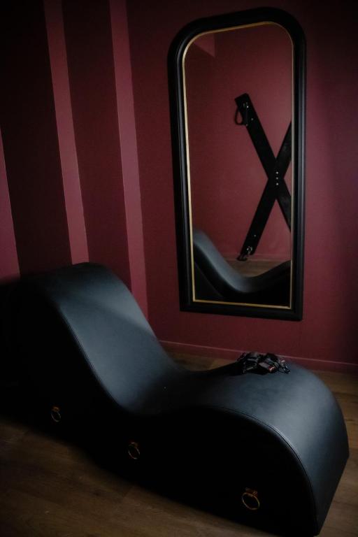 L'Aphrodite, Suite de LUXE - Love room - JACUZZI - Homécourt4 de L'Aphrodite, Suite de LUXE - Love room - JACUZZI
