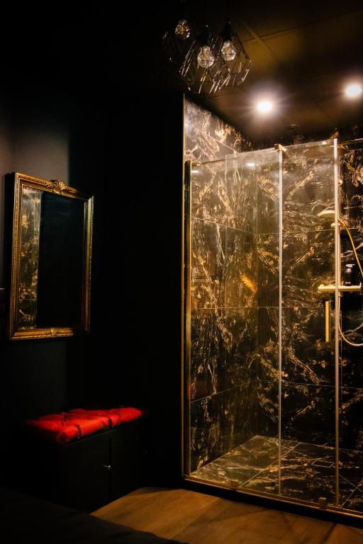 L'Aphrodite, Suite de LUXE - Love room - JACUZZI - Homécourt26 de L'Aphrodite, Suite de LUXE - Love room - JACUZZI
