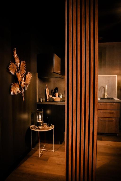 L'Aphrodite, Suite de LUXE - Love room - JACUZZI - Homécourt11 de L'Aphrodite, Suite de LUXE - Love room - JACUZZI
