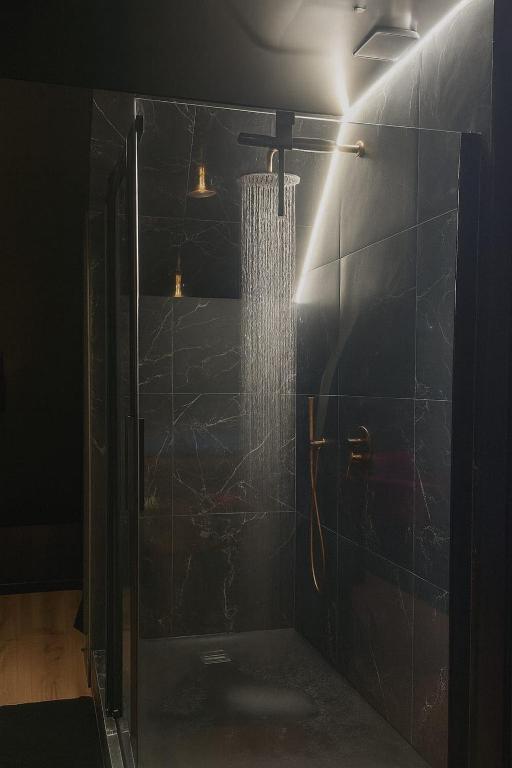 Love Room-Balnéo-Parking privé - Lorient4 de Love Room-Balnéo-Parking privé
