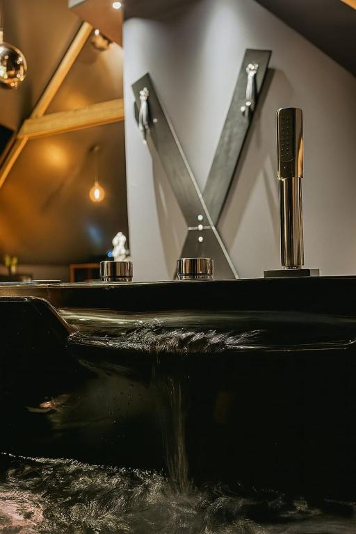 Love Room-Balnéo-Parking privé - Lorient17 de Love Room-Balnéo-Parking privé
