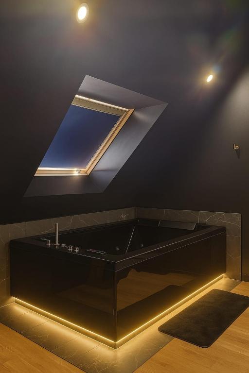 Love Room-Balnéo-Parking privé - Lorient13 de Love Room-Balnéo-Parking privé
