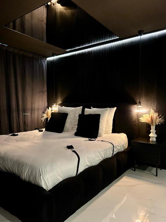 BDSM TANTRA Love Room Salon-de-Provence - Salon-de-Provence10 de BDSM TANTRA Love Room Salon-de-Provence
