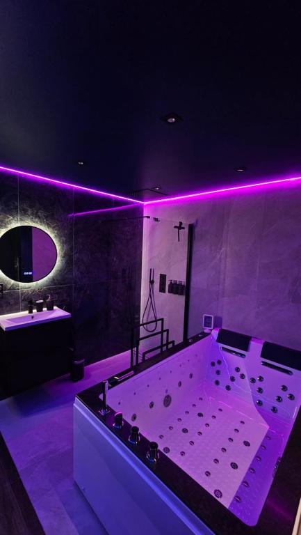 Love room - Xtase By luxuria Cannes - Cannes10 de Love room - Xtase By luxuria Cannes
