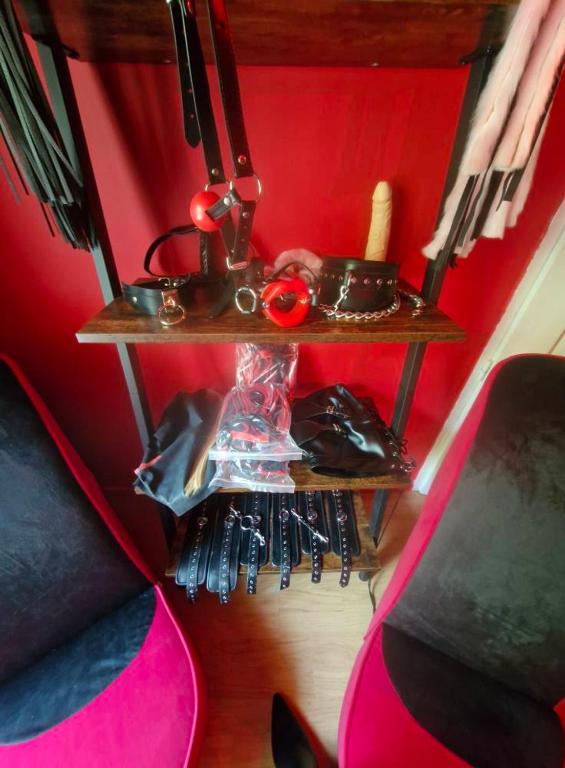 Le Donjon de la Garonne Suite BDSM - Pompignan34 de Le Donjon de la Garonne Suite BDSM
