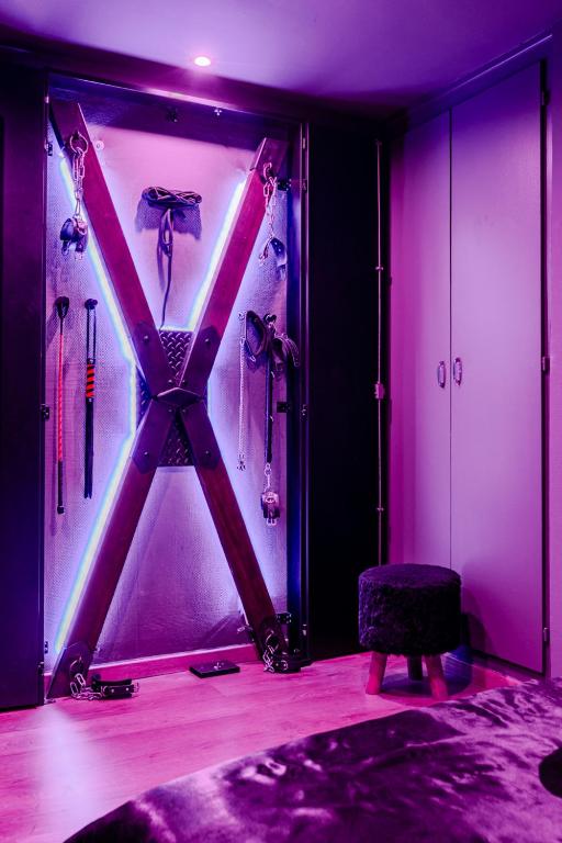 Love Room Escale du Desir - Balançoire d'amour, Croix de Saint André, Menottes et Fauteuil Tantra - love-room-alsace-67 - Niederbronn-les-Bains11 de Love Room Escale du Desir - Balançoire d'amour, Croix de Saint André, Menottes et Fauteuil Tantra - love-room-alsace-67
