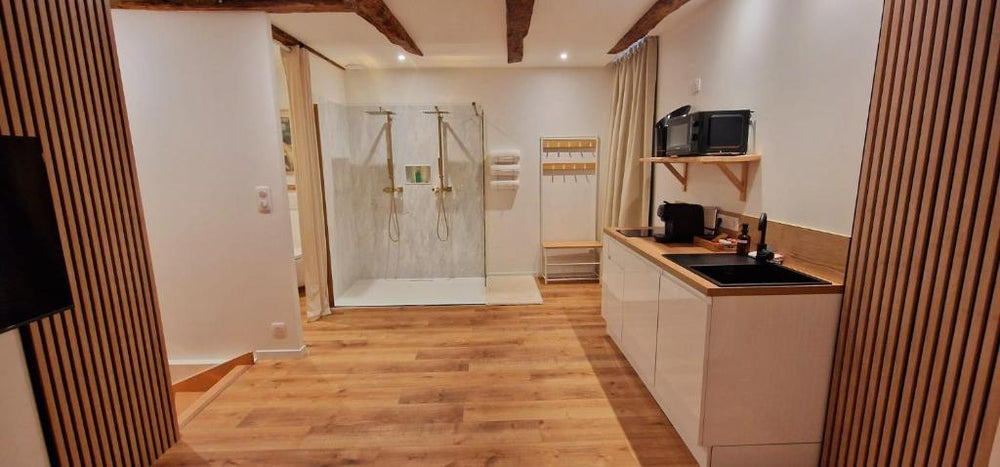 La Cadurcienne "Love room" jacuzzi & pièce secrète Cahors centre historique - Cahors10 de La Cadurcienne "Love room" jacuzzi & pièce secrète Cahors centre historique
