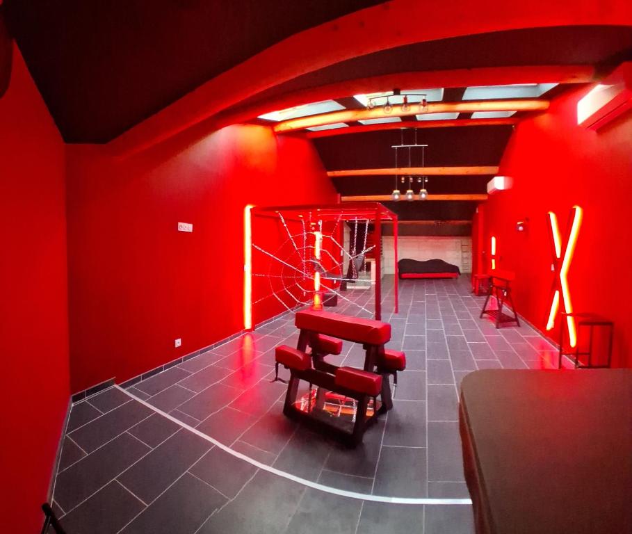 La chambre des plaisirs secrets - Manduel12 de La chambre des plaisirs secrets
