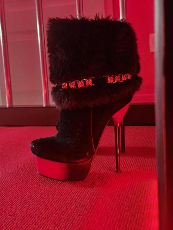 Le Donjon de la Garonne Suite BDSM - Pompignan27 de Le Donjon de la Garonne Suite BDSM
