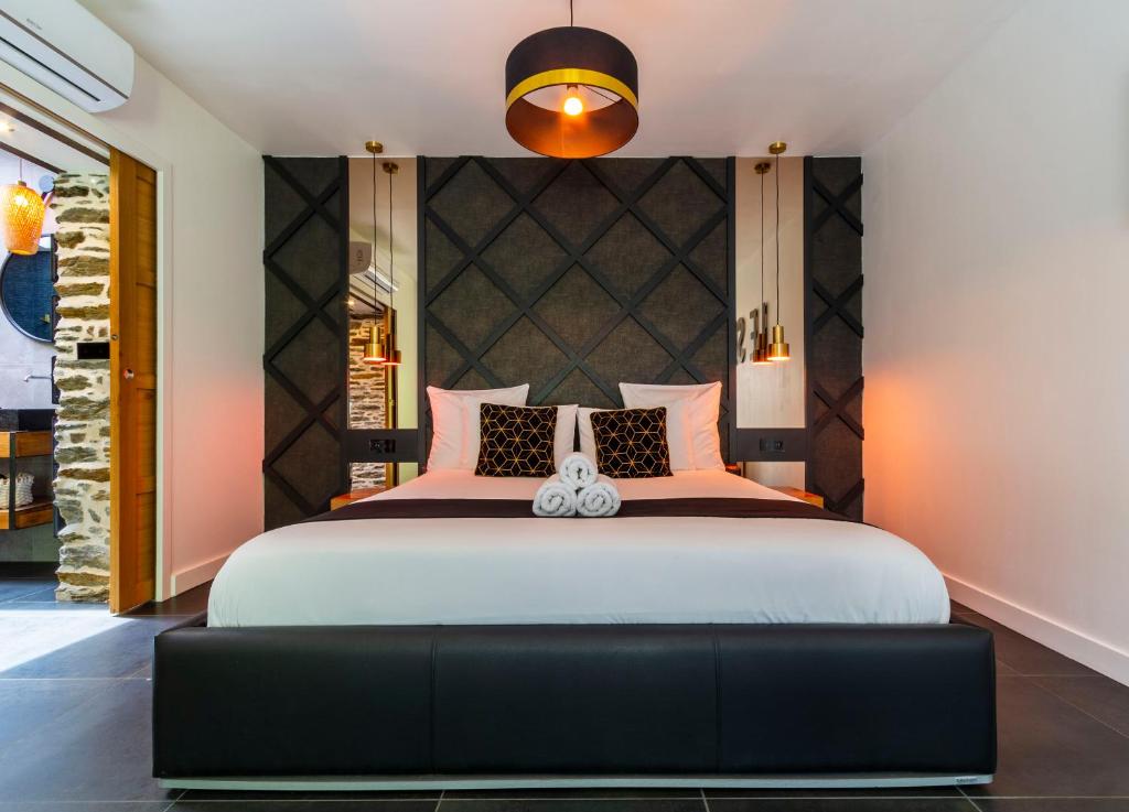 Nuit confort avec Balnéo XXL privative et Climatisation - Nantes