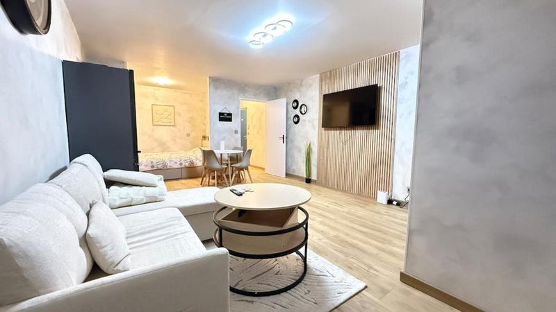 Appartement Chic avec jacuzzi3 de Appartement Chic avec jacuzzi
