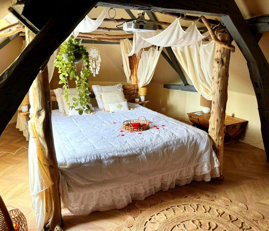 Duplex Safari jusqu'à 4 personnes, Spa, cinéma et lit sous les arbres, day use, 10 min centre4 de Duplex Safari jusqu'à 4 personnes, Spa, cinéma et lit sous les arbres, day use, 10 min centre
