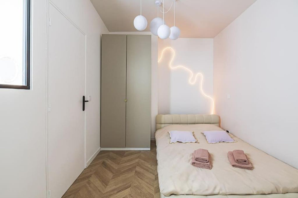 L Envolé - Jacuzzi - Proche Gare et Centre ville4 de L Envolé - Jacuzzi - Proche Gare et Centre ville
