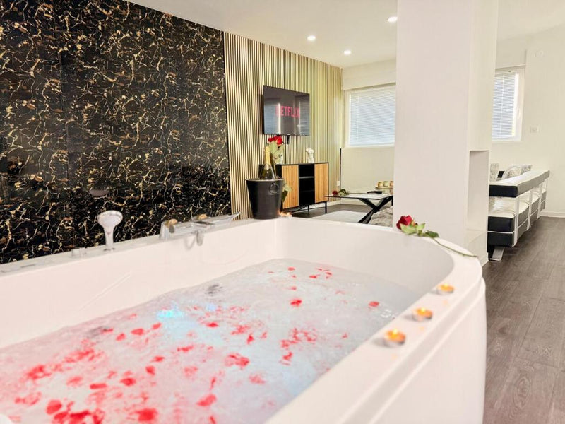 Les Suites Bisous Metz - Jacuzzi & Private Sauna3 de Les Suites Bisous Metz - Jacuzzi & Private Sauna
