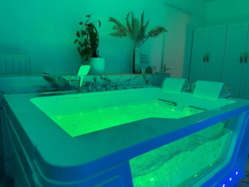 Loveroom de luxe avec jacuzzi sauna vapeur écran 300 cm4 de Loveroom de luxe avec jacuzzi sauna vapeur écran 300 cm
