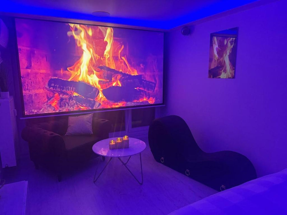 Loveroom de luxe avec jacuzzi sauna vapeur écran 300 cm1 de Loveroom de luxe avec jacuzzi sauna vapeur écran 300 cm
