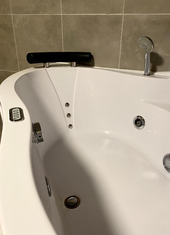 Superbe logement près de Bruxelles avec spa privé1 de Superbe logement près de Bruxelles avec spa privé
