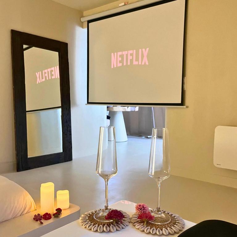 Casa Cinta - Sanctuaire Balinais avec Baignoire Balnéo et Cinéma Privé2 de Casa Cinta - Sanctuaire Balinais avec Baignoire Balnéo et Cinéma Privé
