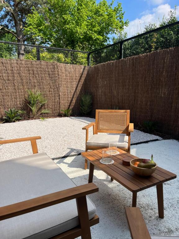 Casa Cinta - Sanctuaire Balinais avec Baignoire Balnéo et Cinéma Privé2 de Casa Cinta - Sanctuaire Balinais avec Baignoire Balnéo et Cinéma Privé
