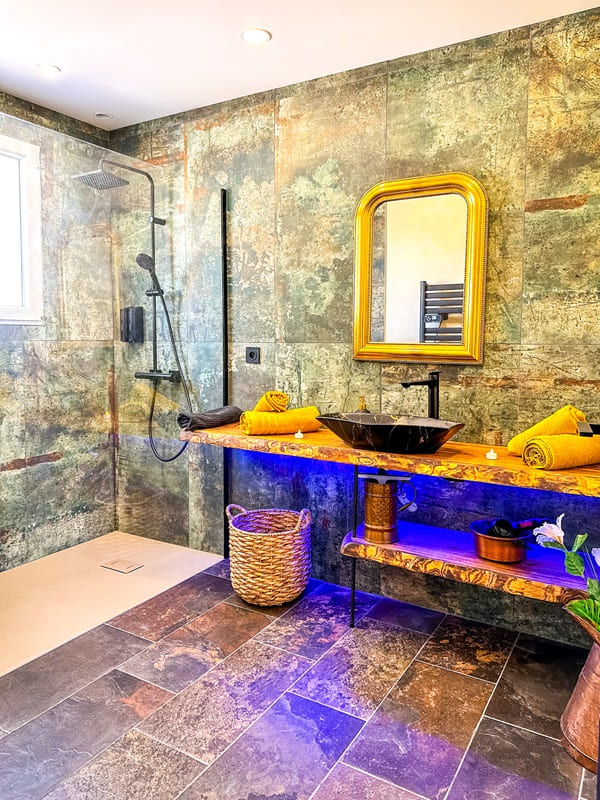 La Villa des Charmes - Spankee - weekend en amoureux, love rooms avec accessoires érotiques6 de La Villa des Charmes
